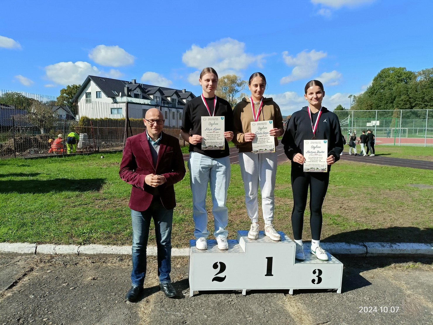 Zdjęcie LA dziewcząt 10 (7)5ed122ac-e96f-41ae-877d-4ace5f26028c.jpg w galerii Szkolna Drużynowa Liga Lekkoatletyczna dziewcząt – I rzut